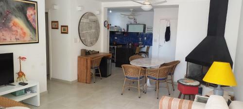 Apartamento Apto Guaruj� - Enseada - 3dorms - 7 Pessoas