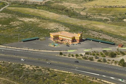 Hostal Pensi�n Venta De T�bar