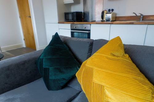 Inviting 2-bed Apartment In Derby Uk