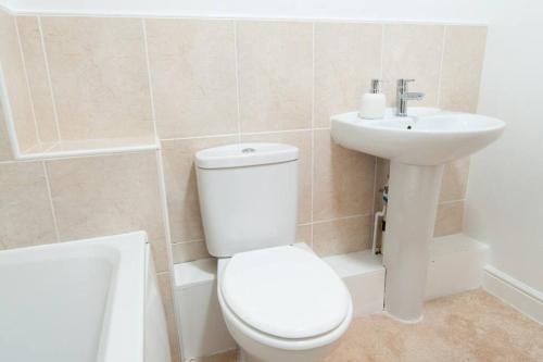 Apartamento *new* Central Derby Apt, With Parking - Sleeps 6
