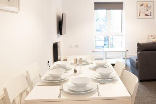 Apartamento *new* Central Derby Apt, With Parking - Sleeps 6