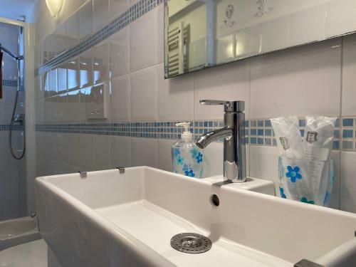 Pleasant Holiday Home In Marone With Balcony Terrace