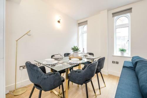 Beautifully Designed 2 Bed Apt Newly Renovated Central Netflix