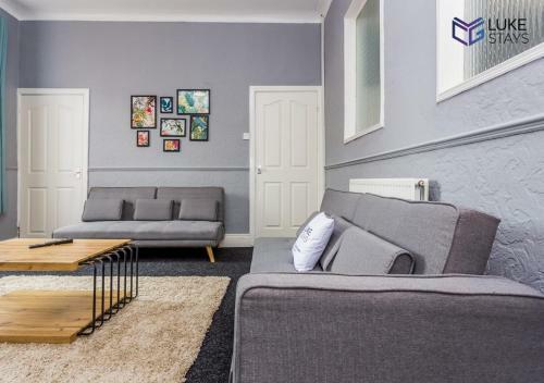 Apartamento ?splendid 3 Bed House ? Yard ? Nr Barnes Park ?