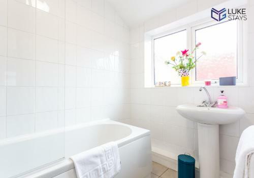 Apartamento ?splendid 3 Bed House ? Yard ? Nr Barnes Park ?