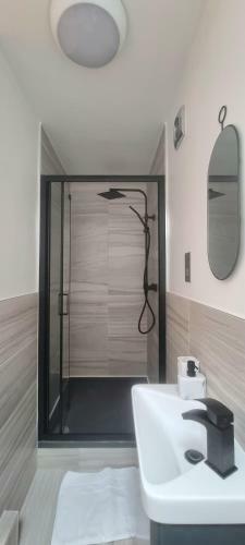 Hounds Gate Luxury Apartments By 1508 Stays