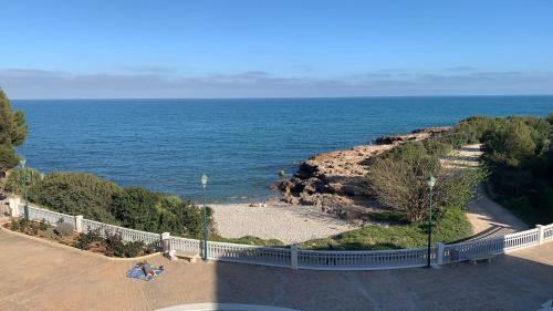 Apartamento Con Piscina Frente Al Mar