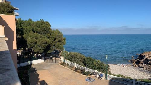Apartamento Con Piscina Frente Al Mar