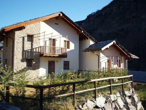Hilltop Apartment In Pr�-saint-didier With Balcony