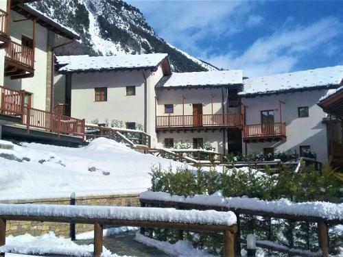 Hilltop Apartment In Pr�-saint-didier With Balcony