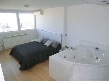Hostal Sytb&b Luxury Bed And Breakfast