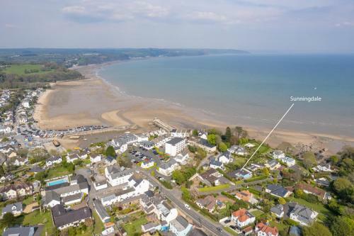 Sunningdale - Beach Side Cottage, Sea Views, Parking