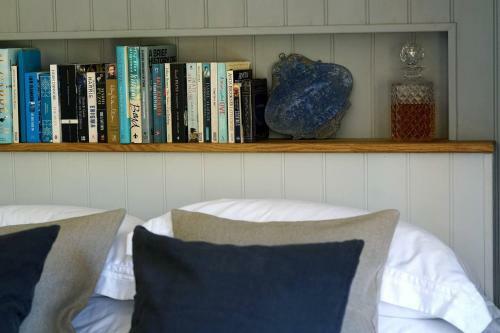 Romantic Shepherd's Hut With Own Hot Tub