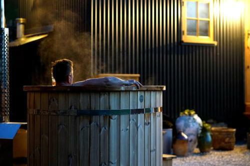 Romantic Shepherd's Hut With Own Hot Tub