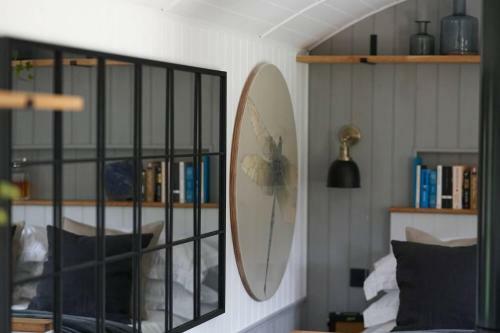Romantic Shepherd's Hut With Own Hot Tub
