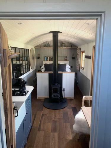 Romantic Shepherd's Hut With Own Hot Tub