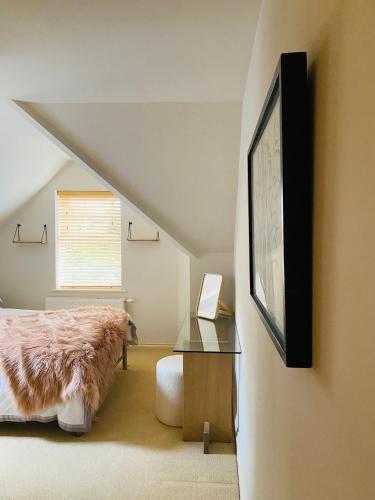 Luxury Apartment 5 Min Walk To Southbourne Beach.