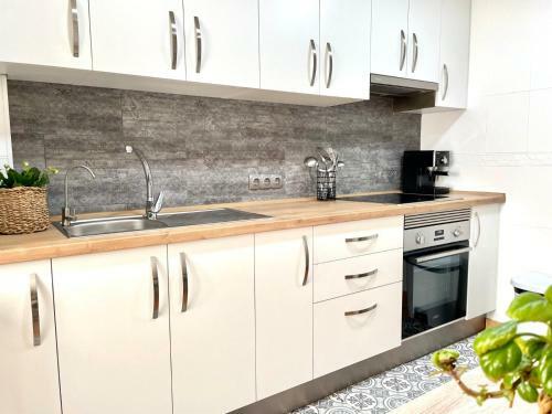 Beautiful Sunny Apartment 10 Min. From The Beach