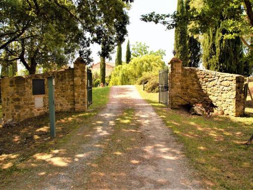Welcoming Lodge In Scansano With Private Terrace