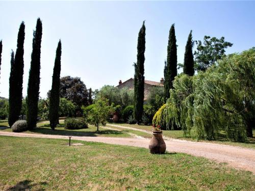 Welcoming Lodge In Scansano With Private Terrace