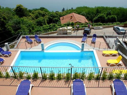 Lakeview Apartment In Oggebbio With Swimming Pool