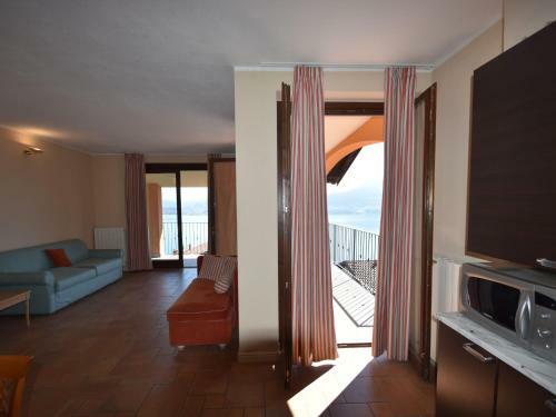 Lakeview Apartment In Oggebbio With Swimming Pool