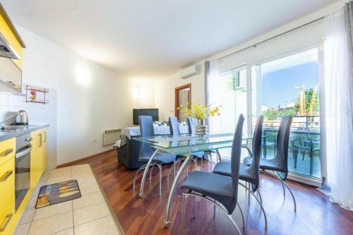Apartamento Nika Aparment With Large Balcony And Bbq