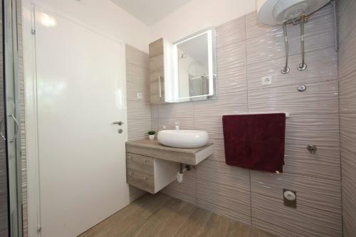Stylish And Modern Sea View Apartment Giulia