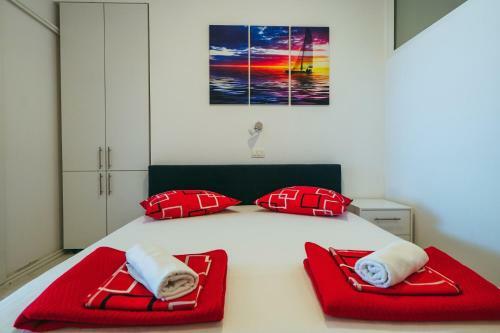 Apartments Lovre - Close To The Sea