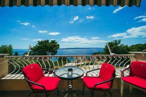 Apartments Lovre - Close To The Sea