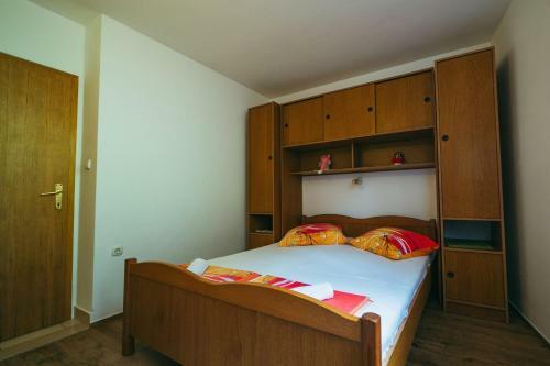 Apartments Lovre - Close To The Sea