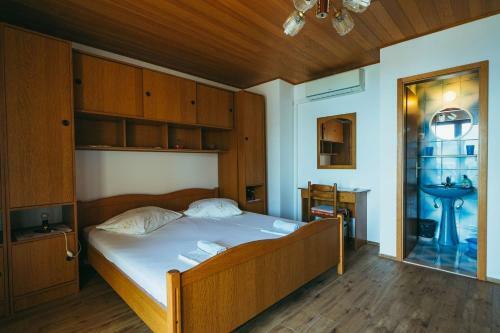 Apartments Lovre - Close To The Sea