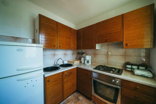 Apartments Lovre - Close To The Sea