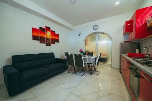 Apartments Lovre - Close To The Sea