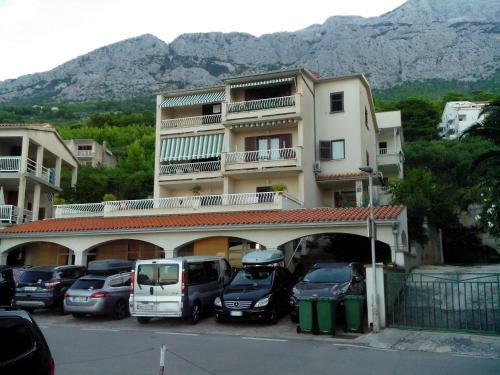 Apartments Lovre - Close To The Sea