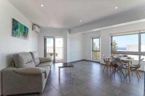 Apartamento Torre Invicta 6�c - Vista Mar