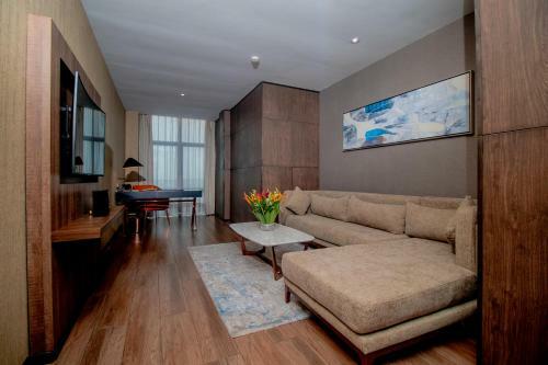 Hotel Ioka H�tel & Suites Lom�