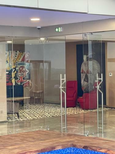 Hotel Ioka H�tel & Suites Lom�