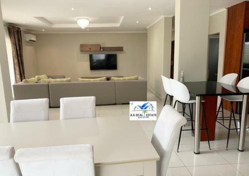 Exclusive Apartment In Handsworth - 4 Bedrooms
