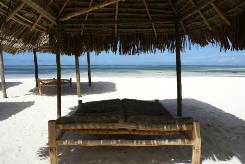Bed & Breakfast Pwani Beach Hotel & Apartments