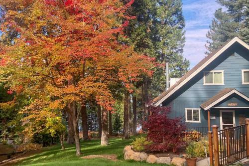 Lake Almanor Cabin With Deck, Less Than Half Mile To Beach!