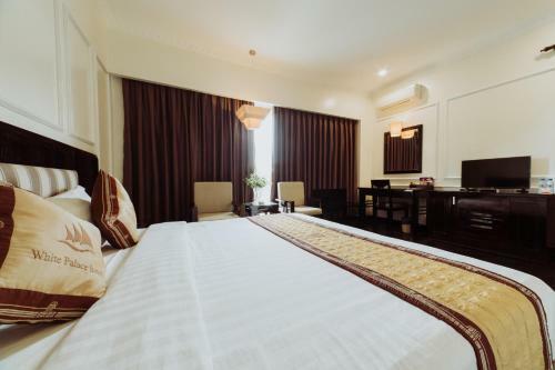 White Palace Thai Binh Hotel