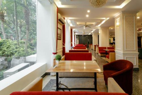 White Palace Thai Binh Hotel