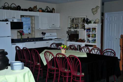 Golden Pathways Retreat B&B