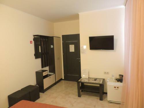 Breeze Hotel