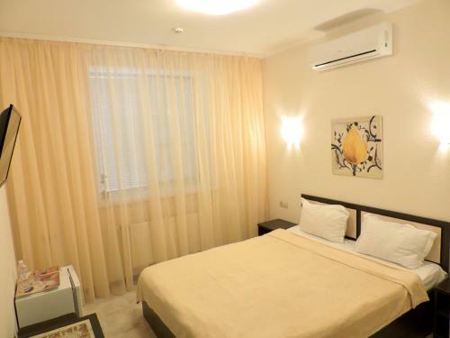 Breeze Hotel