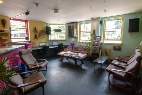 Albergue Ocean Island Inn | Backpackers | Suites