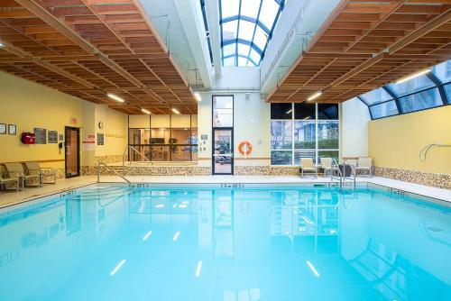 Landis Hotel & Suites