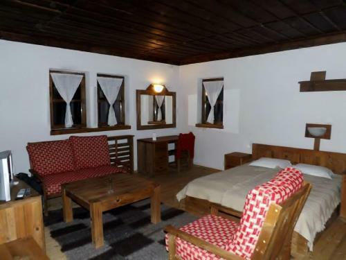 Hostal Family Hotel Byalata Kashta