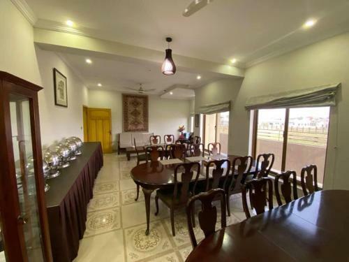 Hostal Margalla Meridian